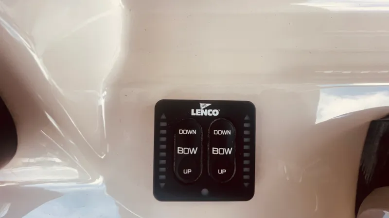 Slide: The Image of Boston Whaler 280 OUTRAGE 2019 - 39