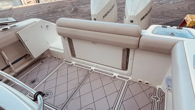 Slide: The Image of Boston Whaler 280 OUTRAGE 2019 - 45