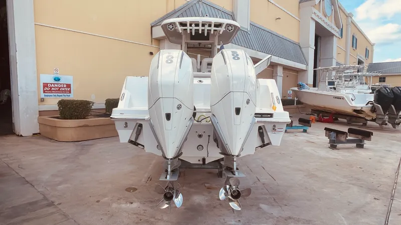 Slide: The Image of Boston Whaler 280 OUTRAGE 2019 - 5