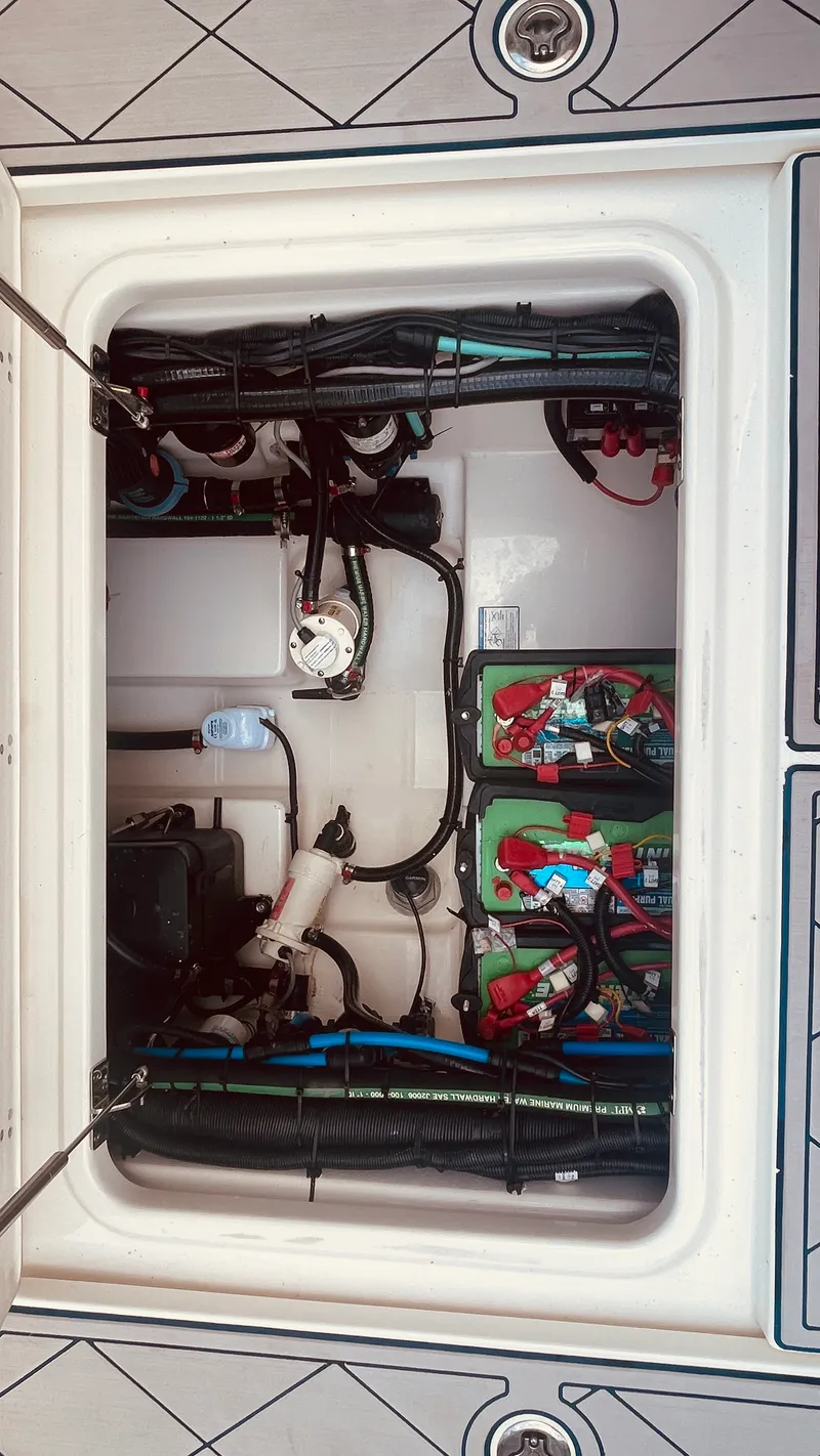 Slide: The Image of Boston Whaler 280 OUTRAGE 2019 - 59