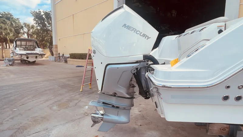 Slide: The Image of Boston Whaler 280 OUTRAGE 2019 - 8