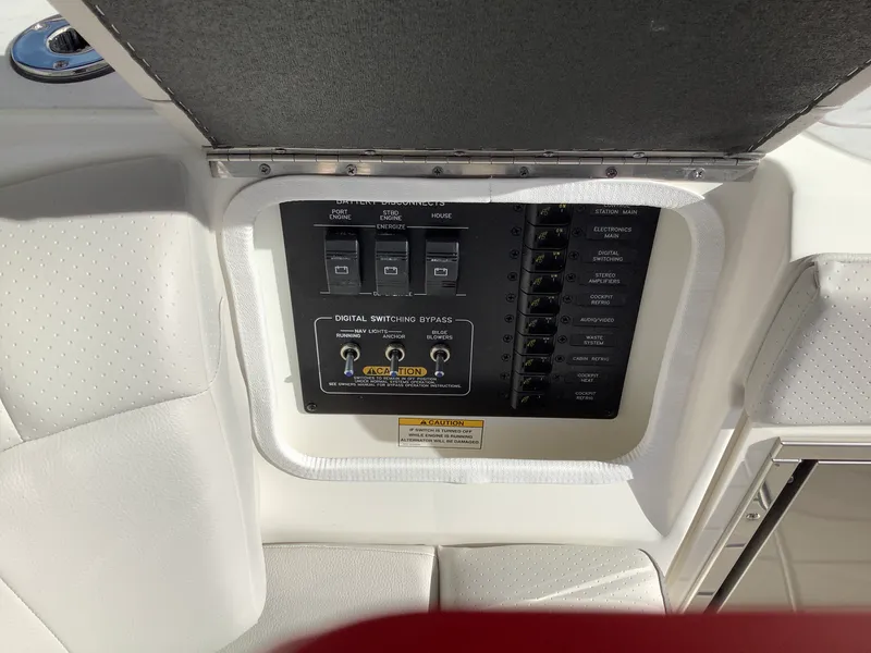 Slide: The Image of Sea Ray SLX 400 2026 - 21