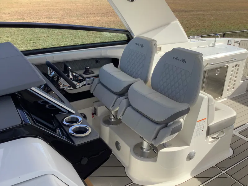 Slide: The Image of Sea Ray SLX 400 2026 - 23