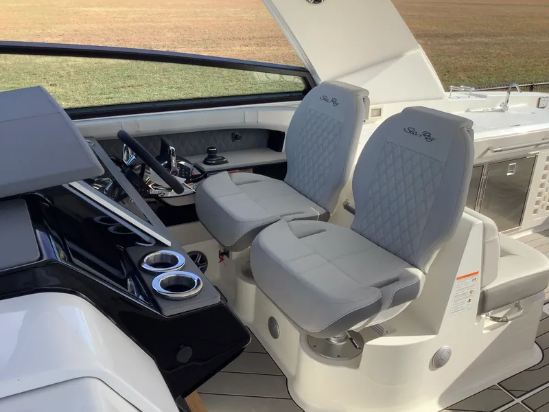 Slide: The Image of Sea Ray SLX 400 2026 - 24