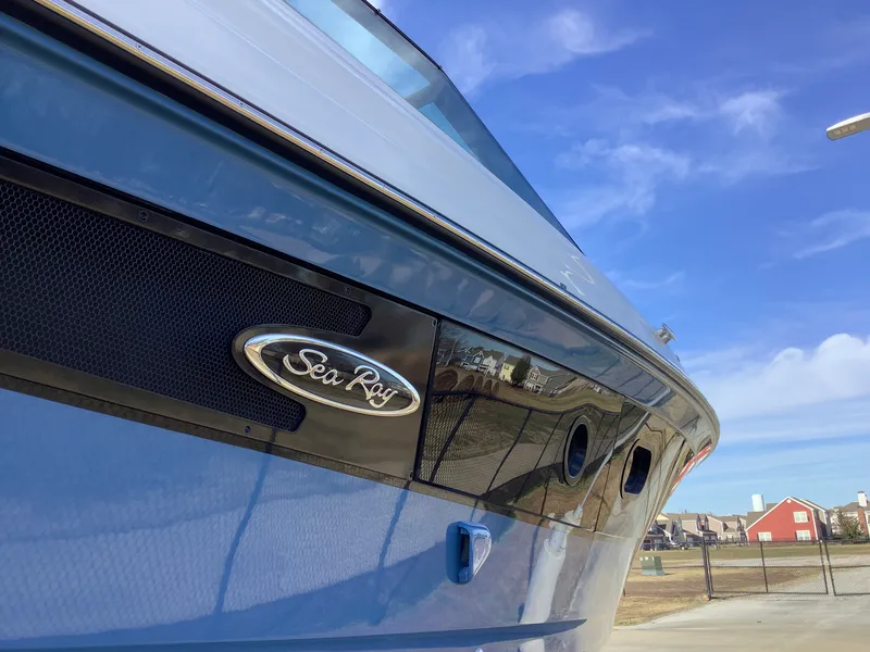 Slide: The Image of Sea Ray SLX 400 2026 - 4