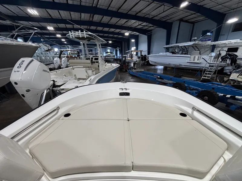 Slide: The Image of Boston Whaler 210 Montauk 2026 - 10