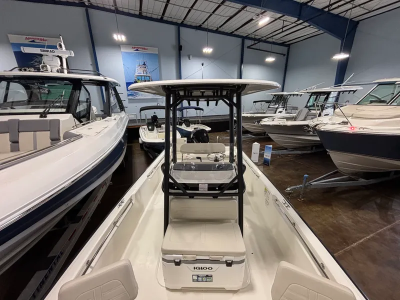 Slide: The Image of Boston Whaler 210 Montauk 2026 - 13