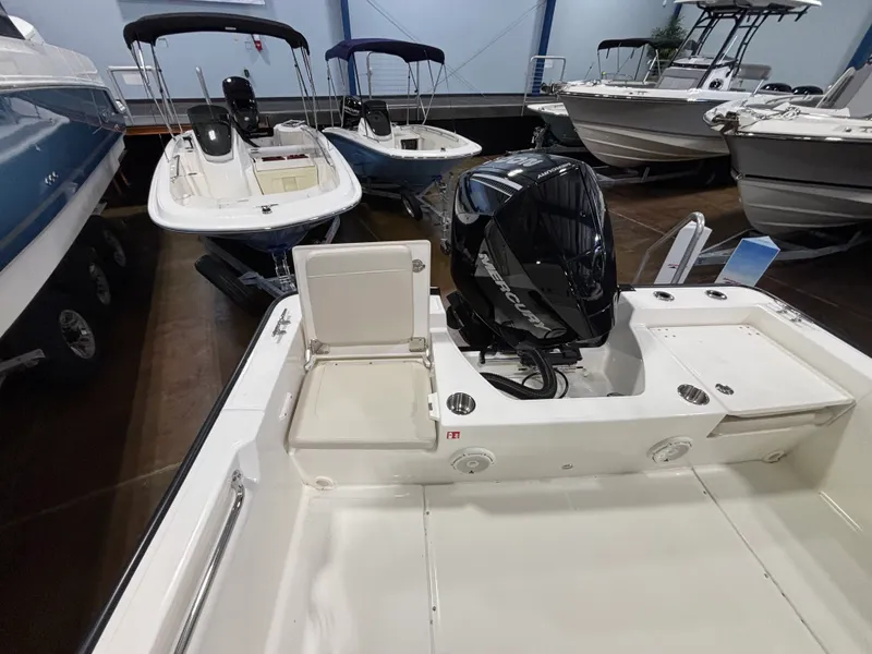 Slide: The Image of Boston Whaler 210 Montauk 2026 - 7