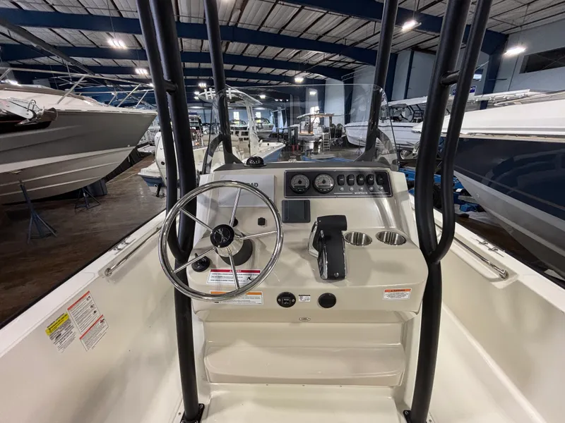 Slide: The Image of Boston Whaler 210 Montauk 2026 - 8