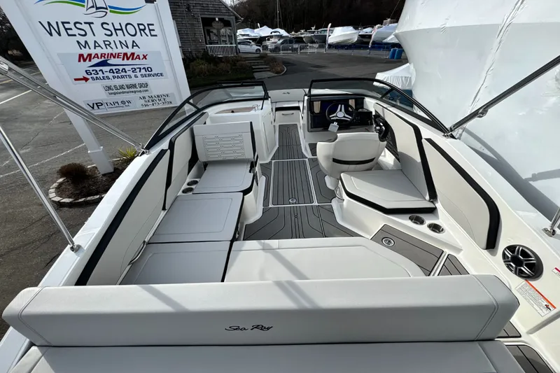 Slide: The Image of Sea Ray SPX 210 Outboard 2026 - 15