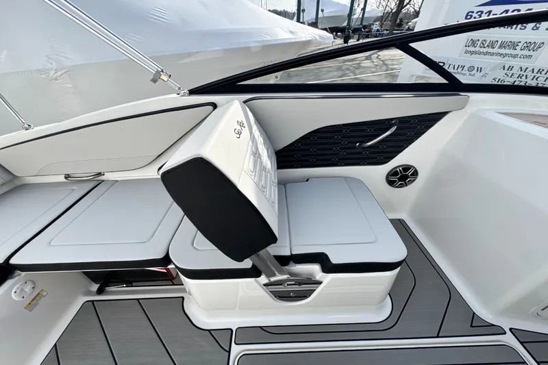 Slide: The Image of Sea Ray SPX 210 Outboard 2026 - 20
