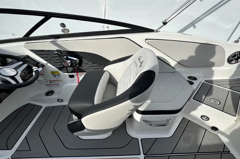Slide: The Image of Sea Ray SPX 210 Outboard 2026 - 23