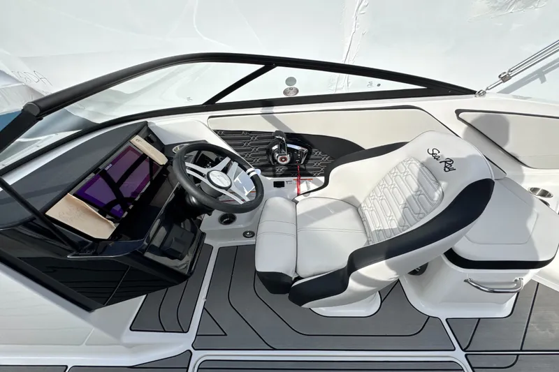 Slide: The Image of Sea Ray SPX 210 Outboard 2026 - 25