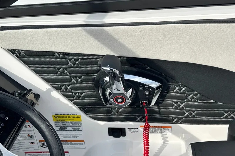 Slide: The Image of Sea Ray SPX 210 Outboard 2026 - 29