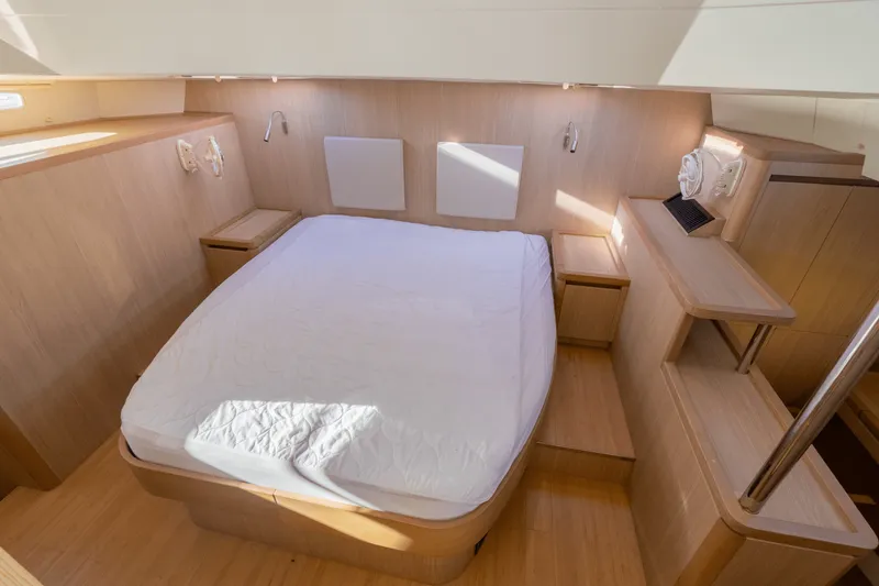 Slide: The Image of Aquila 44 2019 - 47