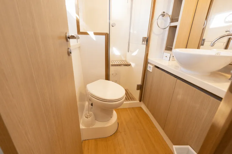 Slide: The Image of Aquila 44 2019 - 51