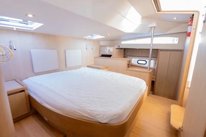 Slide: The Image of Aquila 44 2019 - 54