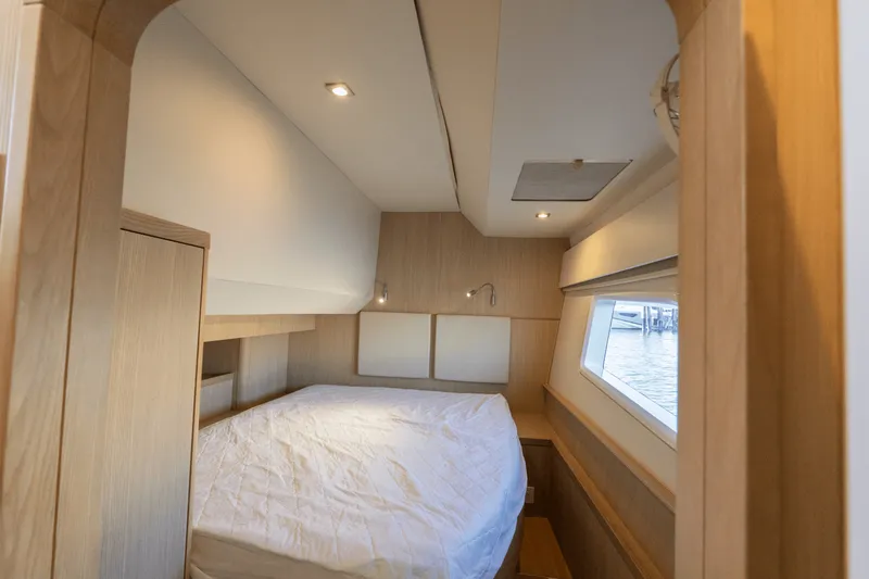 Slide: The Image of Aquila 44 2019 - 56