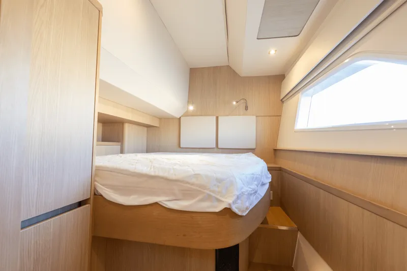 Slide: The Image of Aquila 44 2019 - 57