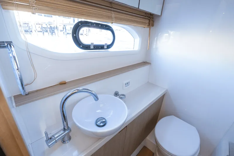 Slide: The Image of Aquila 44 2019 - 59