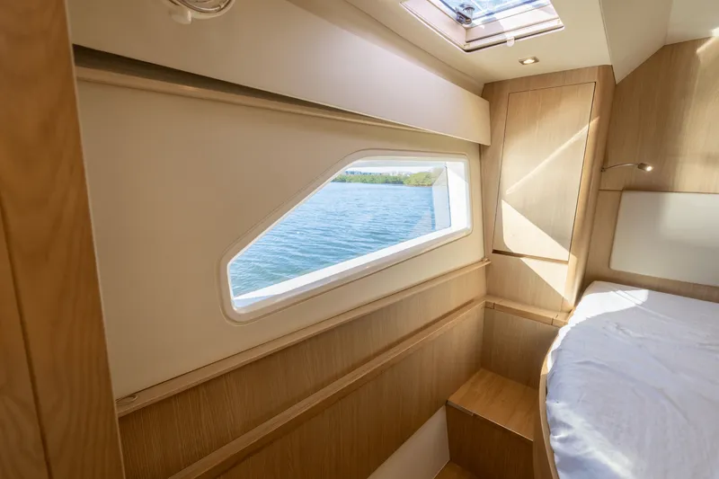 Slide: The Image of Aquila 44 2019 - 61