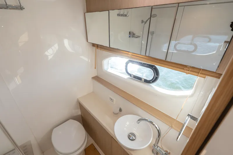 Slide: The Image of Aquila 44 2019 - 62