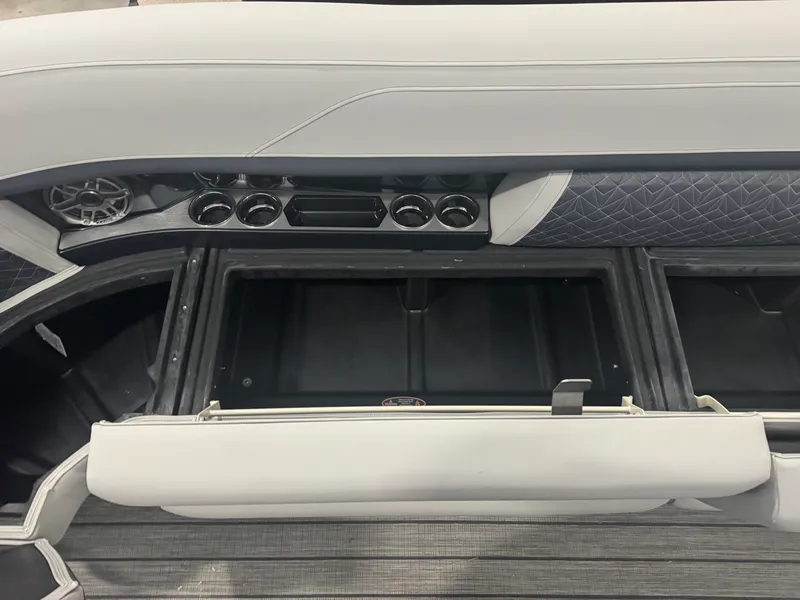 Slide: The Image of Harris 270GM 2026 - 21