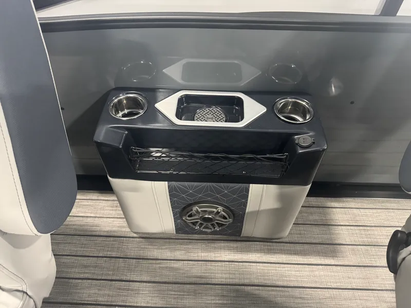 Slide: The Image of Harris 270GM 2026 - 38