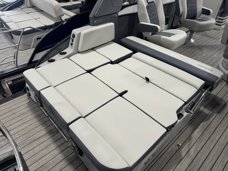 Slide: The Image of Harris 270GM 2026 - 55