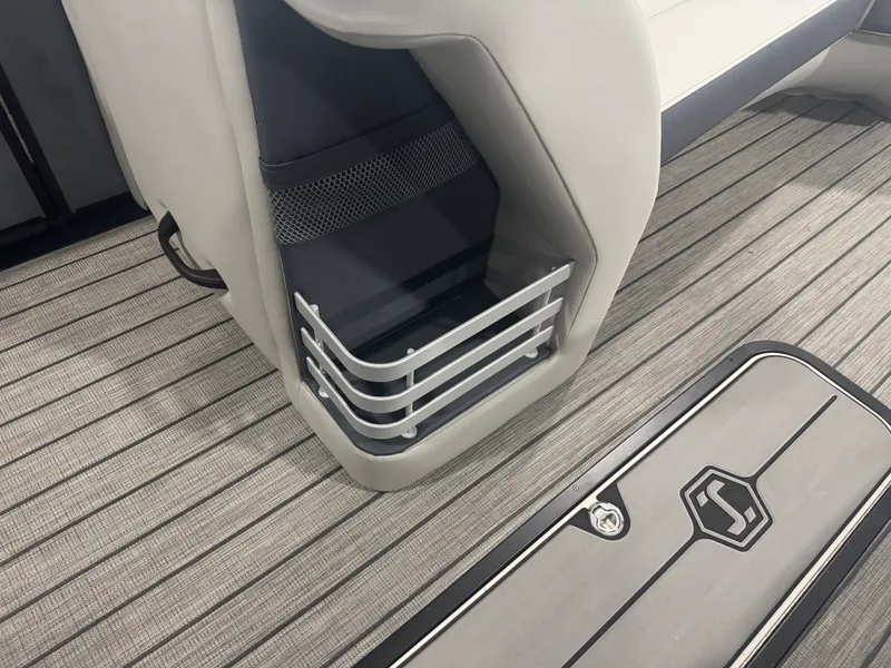 Slide: The Image of Harris GRAND MARINER 270 2026 - 35