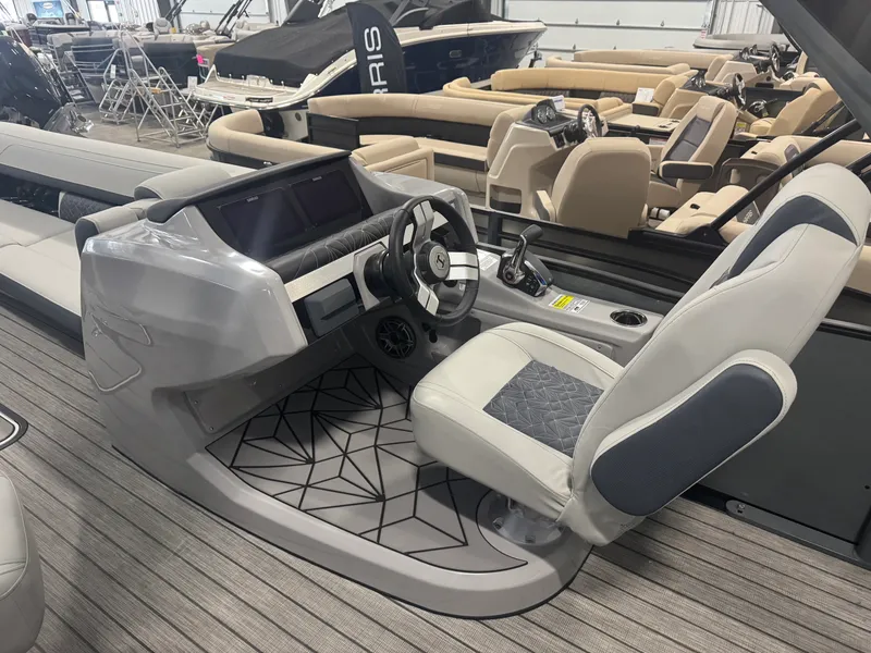 Slide: The Image of Harris GRAND MARINER 270 2026 - 41