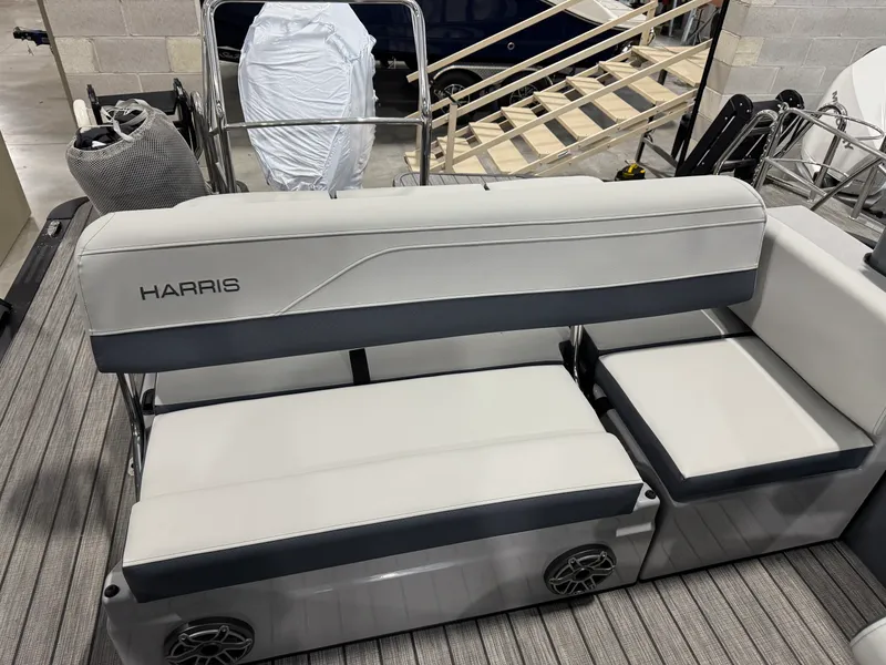 Slide: The Image of Harris GRAND MARINER 270 2026 - 49