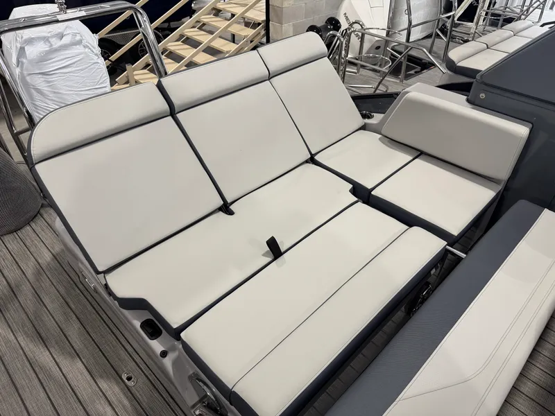 Slide: The Image of Harris GRAND MARINER 270 2026 - 54