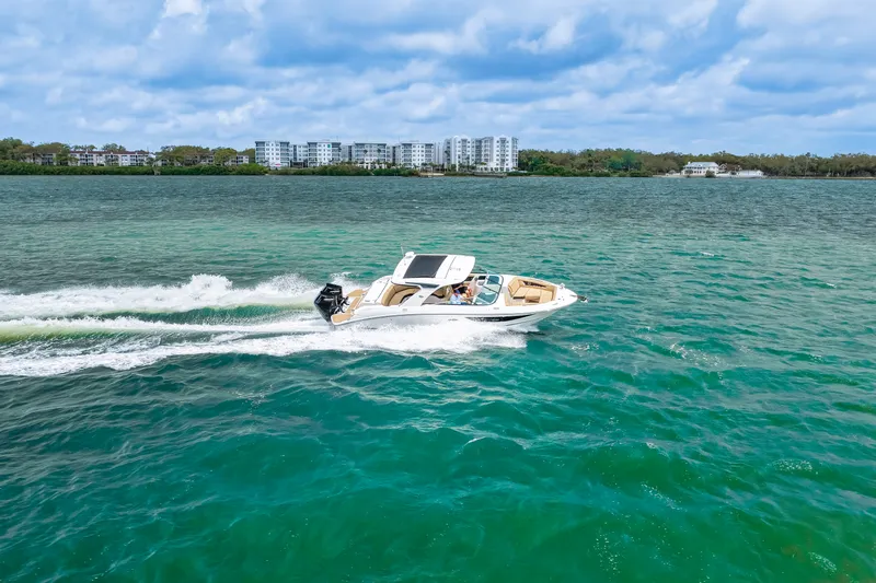 Slide: The Image of Sea Ray SLX 350 Outboard 2026 - 18