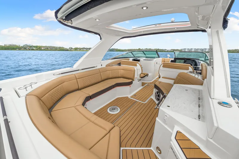 Slide: The Image of Sea Ray SLX 350 Outboard 2026 - 27