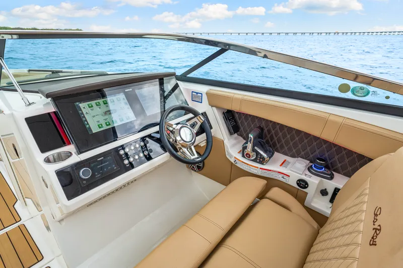 Slide: The Image of Sea Ray SLX 350 Outboard 2026 - 33