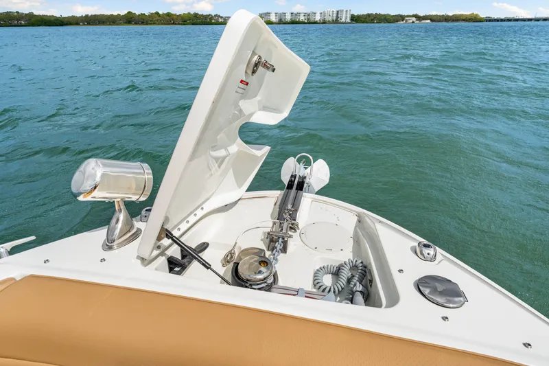 Slide: The Image of Sea Ray SLX 350 Outboard 2026 - 42