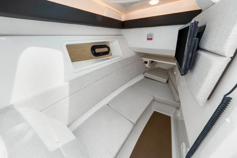 Slide: The Image of Sea Ray SLX 350 Outboard 2026 - 45