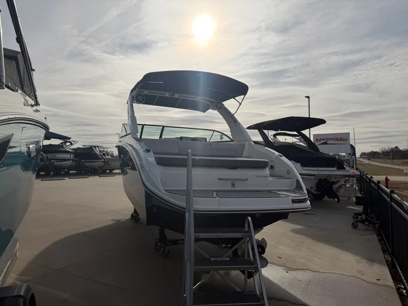 Slide: The Image of Sea Ray SDX 270 2026 - 3
