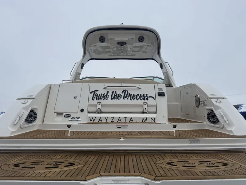 Slide: The Image of Sea Ray 37 SUNDANCER 2012 - 4