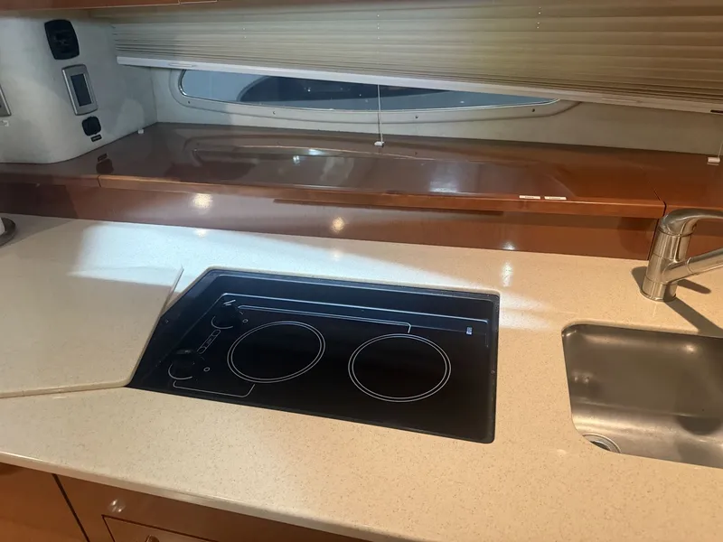 Slide: The Image of Sea Ray 37 SUNDANCER 2012 - 58