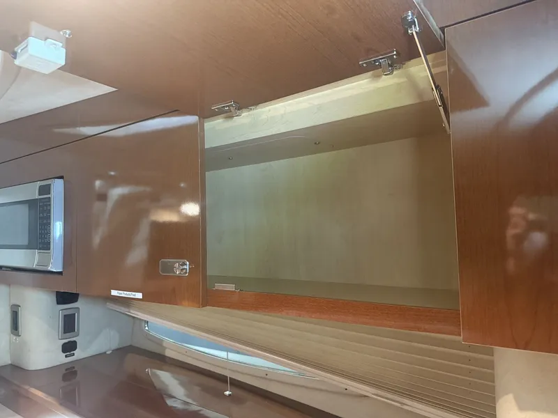 Slide: The Image of Sea Ray 37 SUNDANCER 2012 - 67