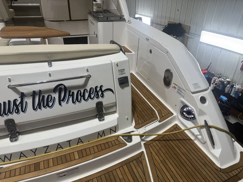 Slide: The Image of Sea Ray 37 SUNDANCER 2012 - 70