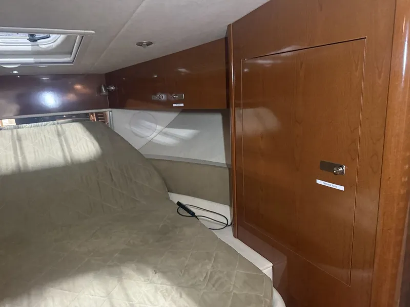 Slide: The Image of Sea Ray 37 SUNDANCER 2012 - 71