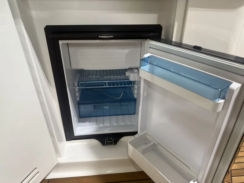 Slide: The Image of Sea Ray 37 SUNDANCER 2012 - 73