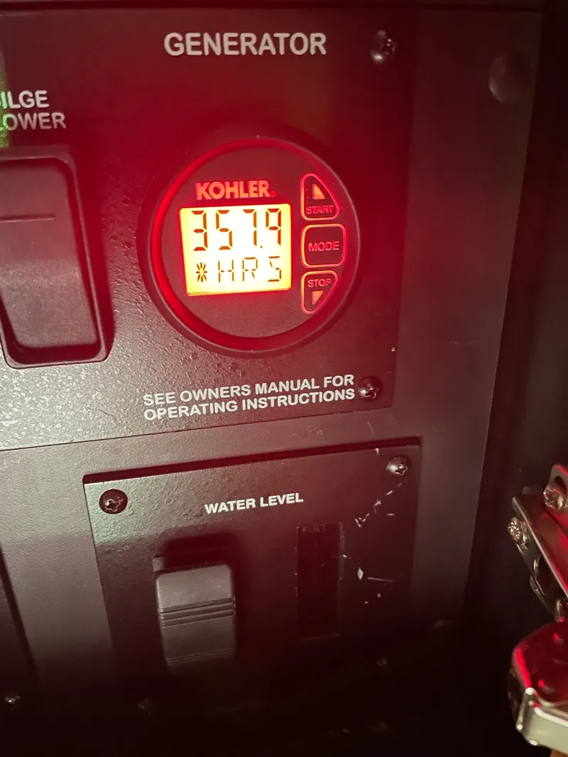 Slide: The Image of Sea Ray 37 SUNDANCER 2012 - 74