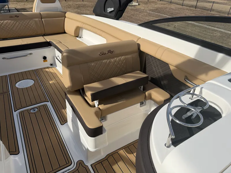 Slide: The Image of Sea Ray SDX 290 2026 - 17