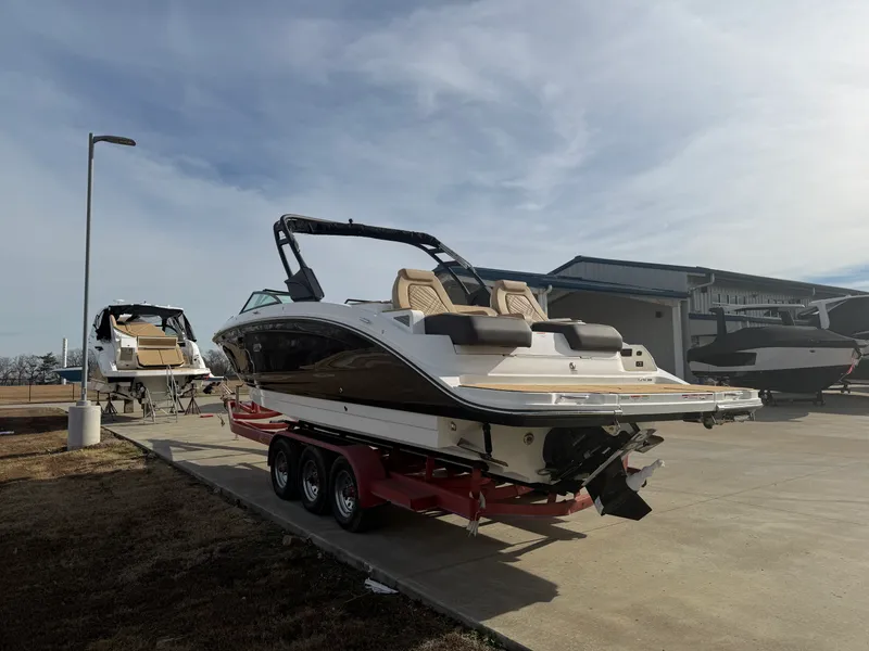 Slide: The Image of Sea Ray SDX 290 2026 - 2