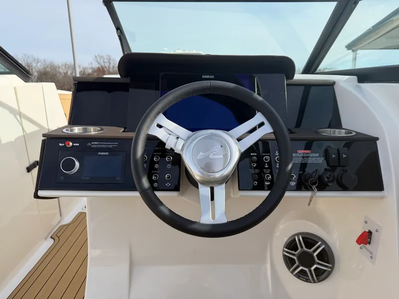 Slide: The Image of Sea Ray SDX 290 2026 - 20