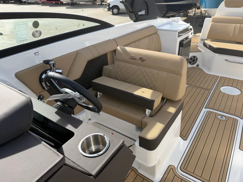 Slide: The Image of Sea Ray SDX 290 2026 - 21